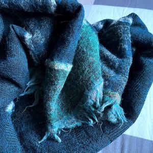 Wilfred / Aritizia wool blanket scarf, blues